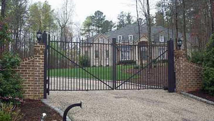 Driveways with Gravel and Tar